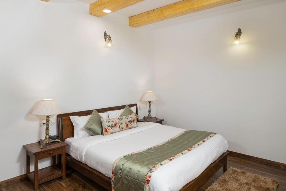 Room image 4